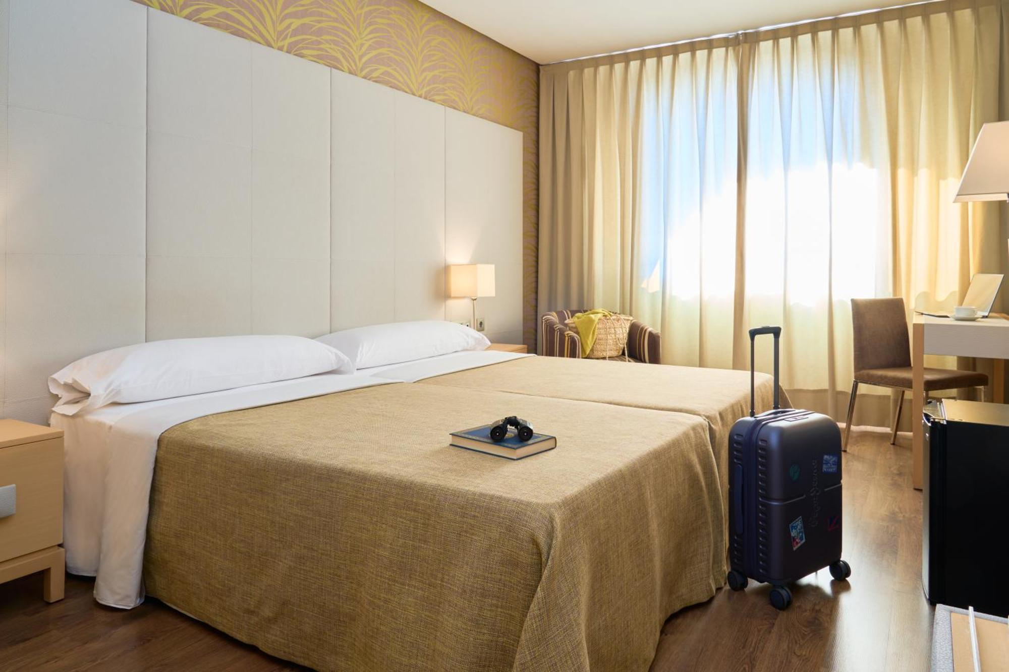 Twin Room,1594671341:JPEG